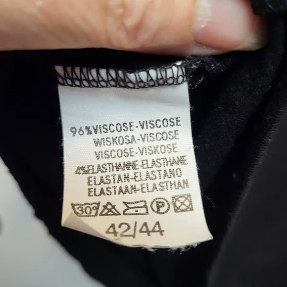 Agnes Flow Chic Black Fitted 3/4 Sleeve 'Passion' T-shirt- Size 42/44 (XL/XXL) - Picture 4 of 4